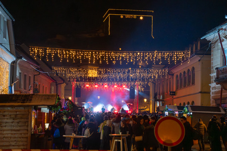 Pravljični Kamnik navdušil s prvimi tremi prednovoletnimi koncerti (7)